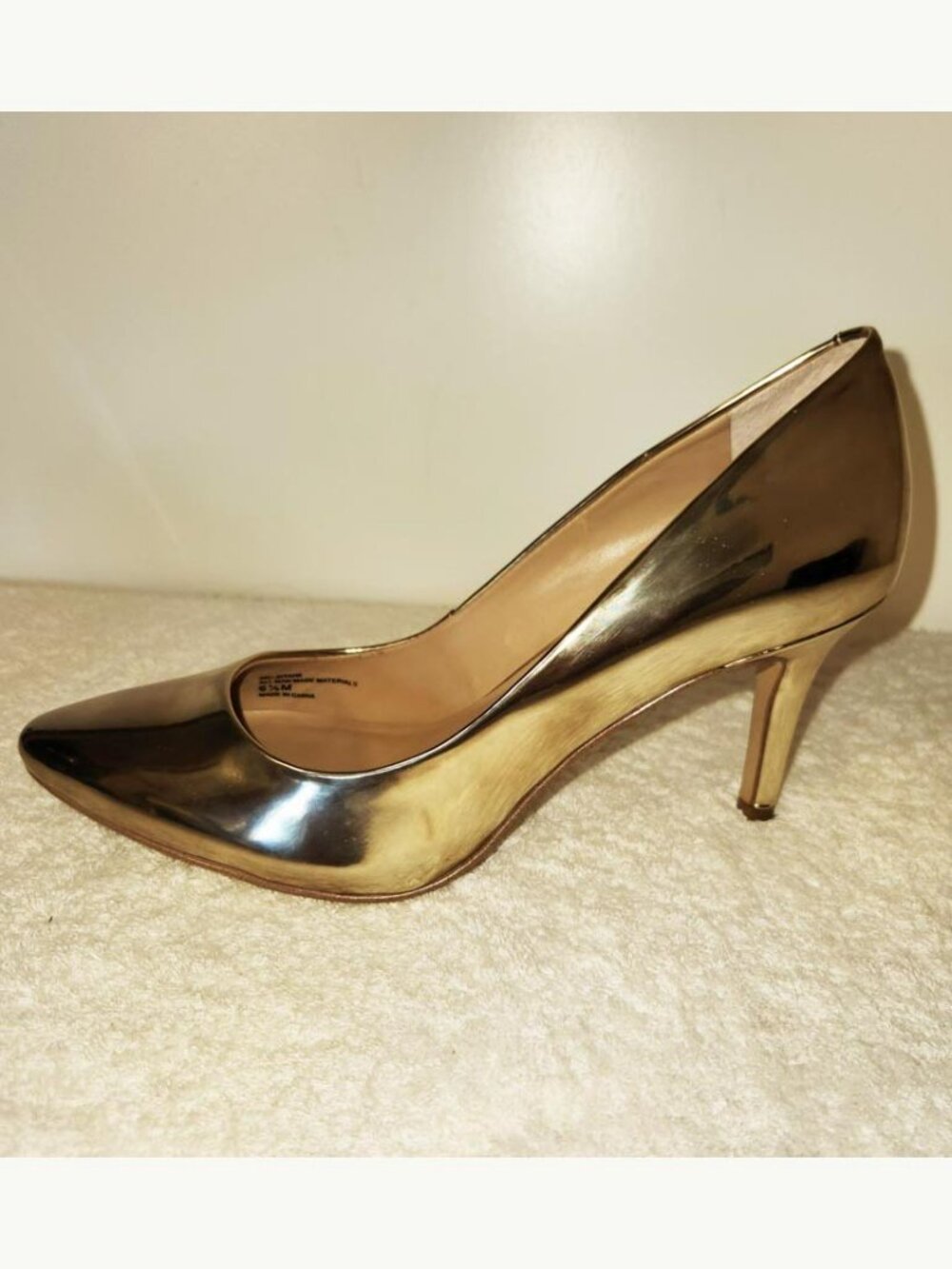 INC. GOLD PATENT LEATHER PUMPS, 6B, 3" HEEL, IN EXCELLENT CONDITION